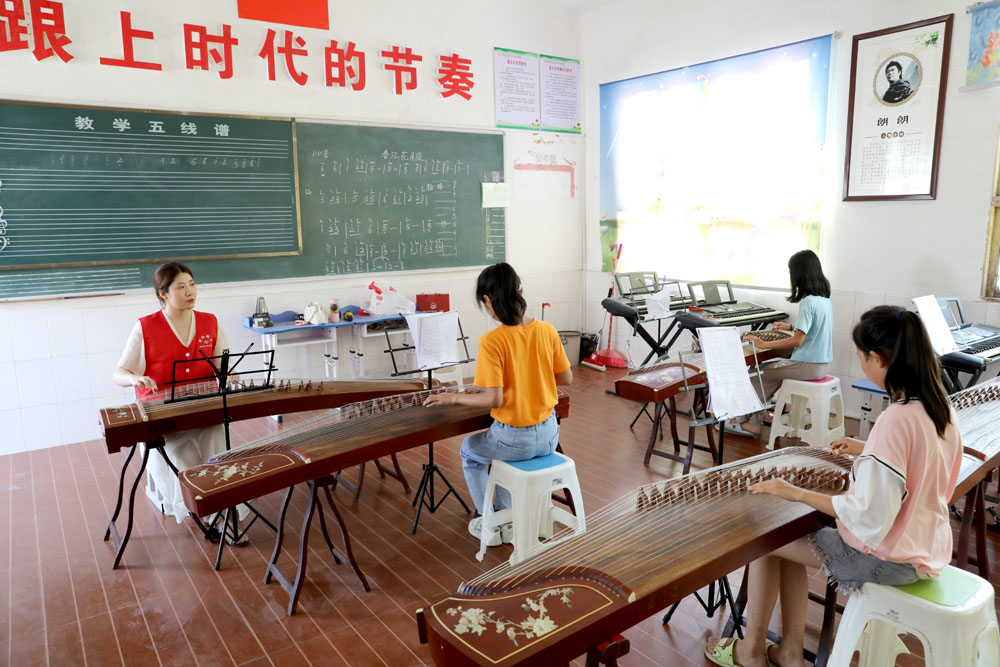 炎热酷暑关爱留守儿童 艺术送教上好“最后一课” 炎热酷暑关爱留守儿童 艺术送教上好“最后一课”