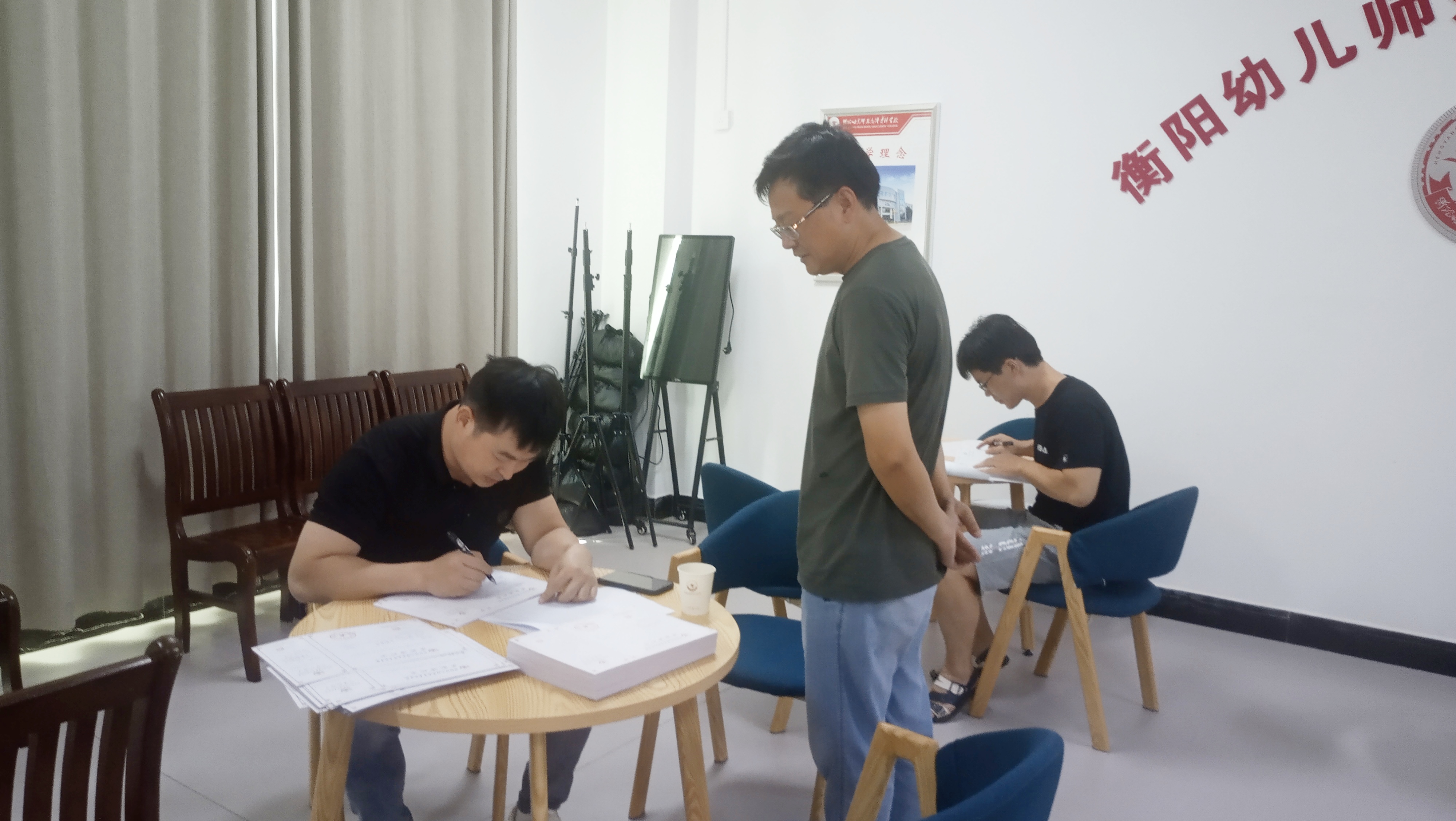 买球赛的app官网高考录取通知书 书写工作别有特色 买球赛的app官网高考录取通知书 书写工作别有特色