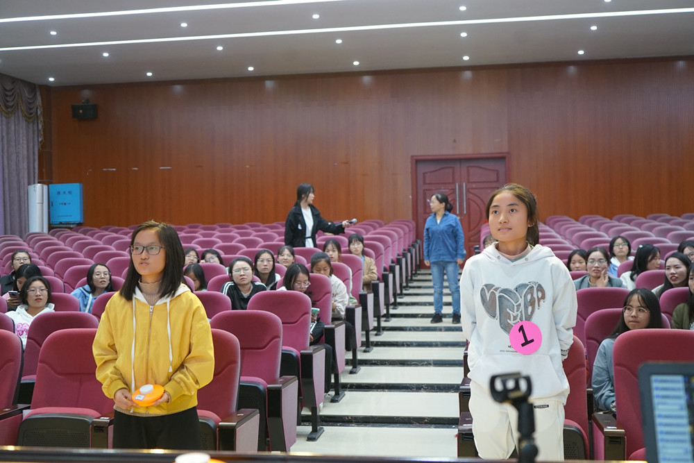 历史赋予诗词，诗词光耀我心                  ——买球赛的app官网第一届“中国诗词大会”选拔赛完美收官