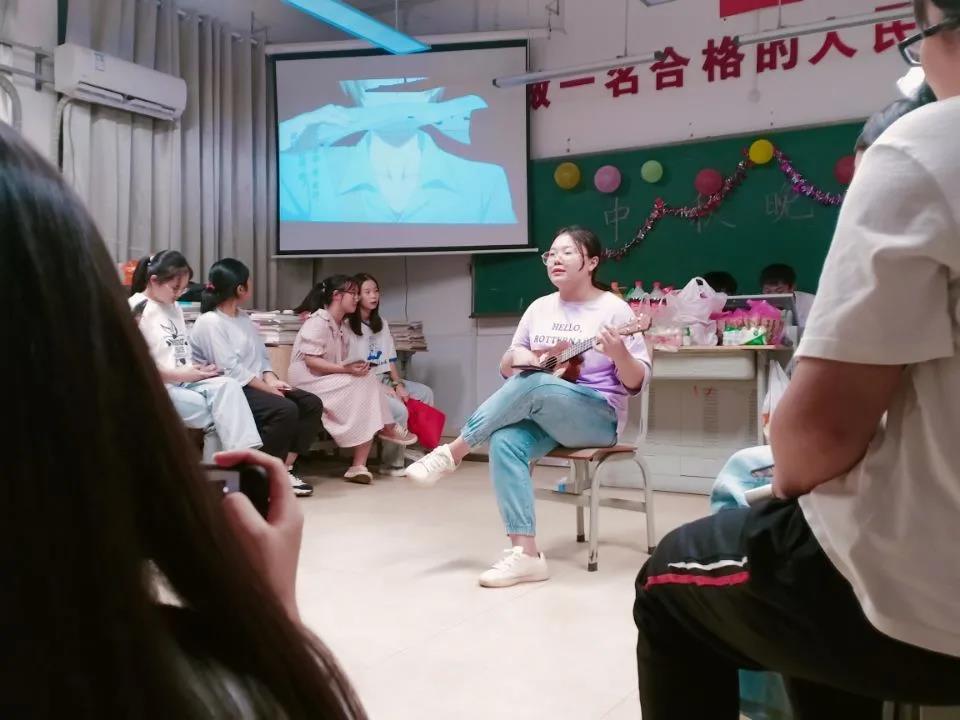 中秋佳节,师生一起过! 中秋佳节,师生一起过!