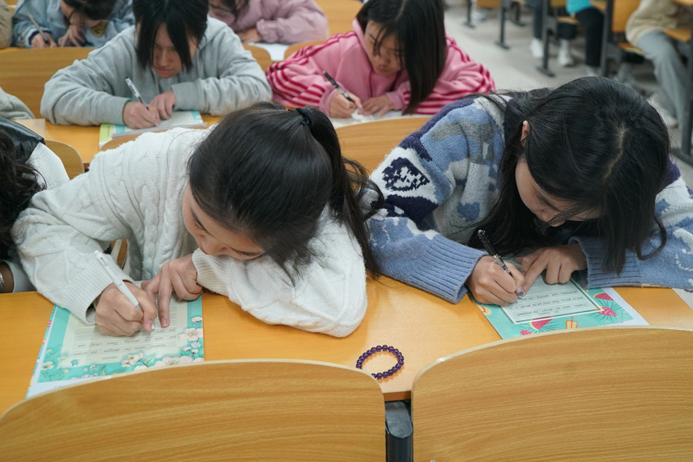 衡阳幼高专成功举办第二届英语书写比赛 衡阳幼高专成功举办第二届英语书写比赛