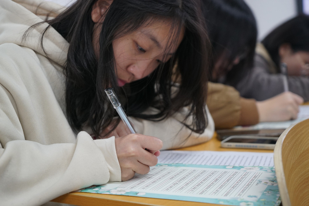 衡阳幼高专成功举办第二届英语书写比赛 衡阳幼高专成功举办第二届英语书写比赛