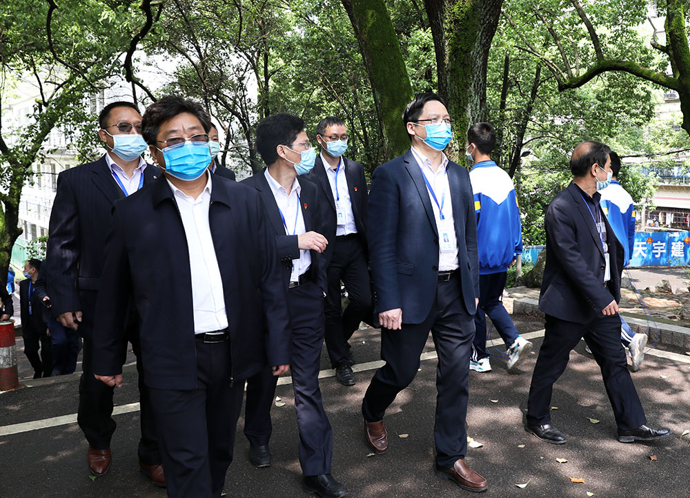 李来清、邓昌大到耒阳校区调研 李来清、邓昌大到耒阳校区调研