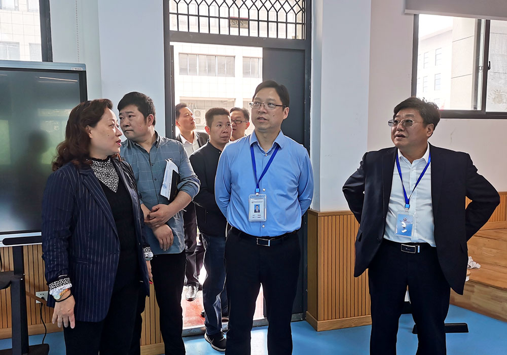 李来清、邓昌大调研实训教学安全工作 李来清、邓昌大调研实训教学安全工作