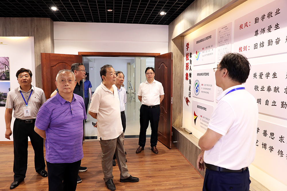 市委党史联络组来我校考察调研 市委党史联络组来我校考察调研