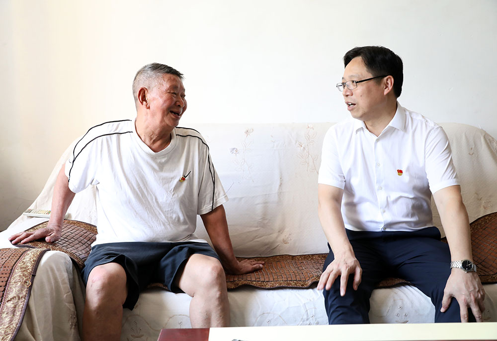 衡阳幼师开展“七一”走访慰问活动 衡阳幼师开展“七一”走访慰问活动