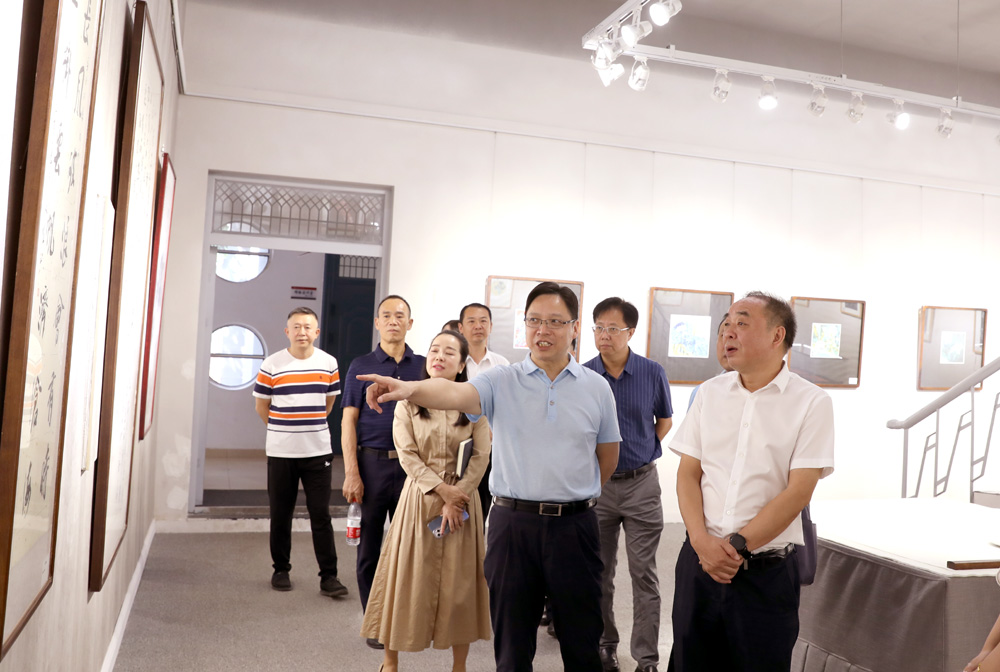 邹致和率队来我校调研政府专项债券资金项目建设 邹致和率队来我校调研政府专项债券资金项目建设