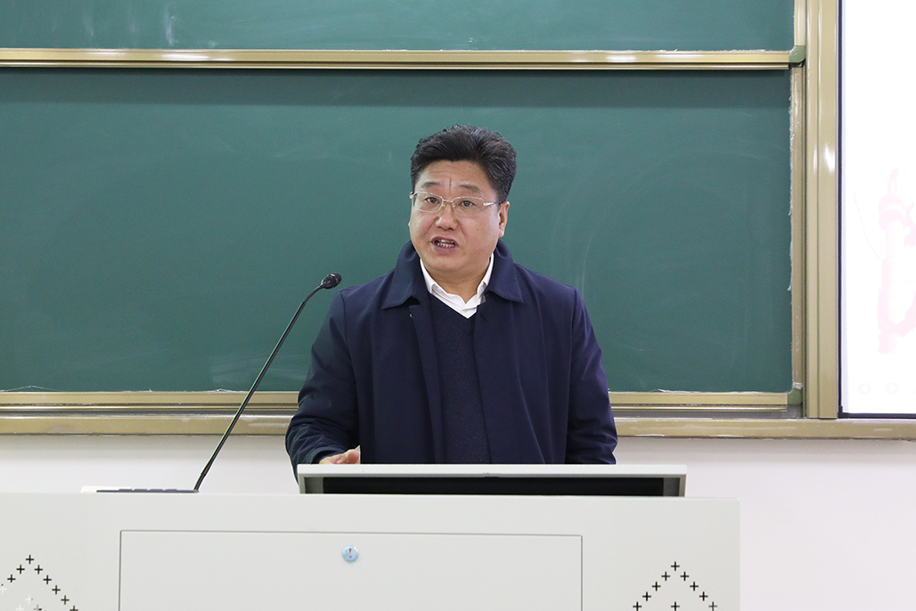 书记校长讲党课 深入课堂传党音 书记校长讲党课 深入课堂传党音