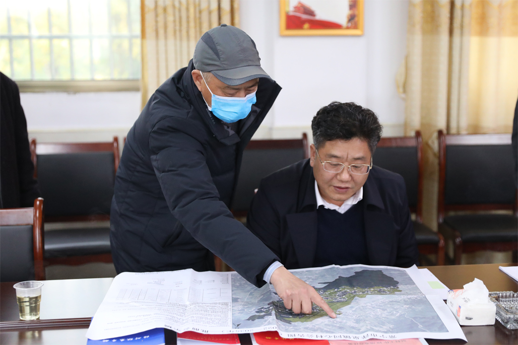 同心抗疫 温暖过年 ——校长邓昌大到同心村开展送关怀活动 同心抗疫 温暖过年 ——校长邓昌大到同心村开展送关怀活动