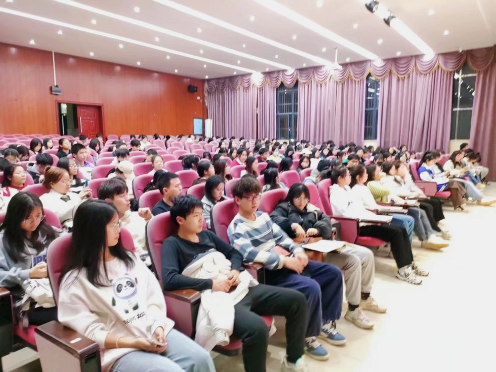 大国良师，卓越小教 ——买球赛的app官网小学教育系加强学生干部队伍建设