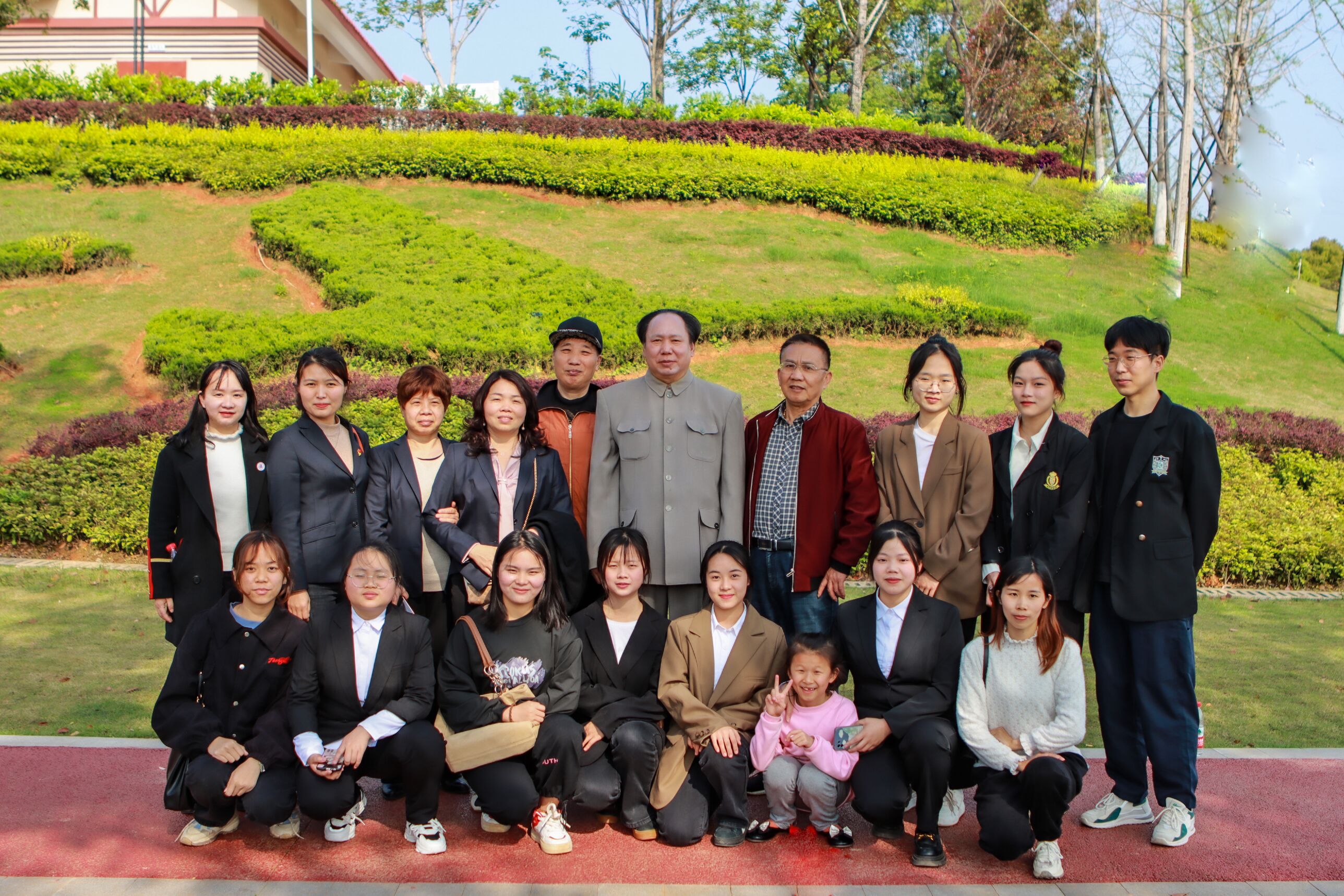 领略巾帼风采 弘扬铿锵精神—衡阳幼儿师专马院到衡阳党史馆开展主题党日暨实践研修活动 领略巾帼风采 弘扬铿锵精神—衡阳幼儿师专马院到衡阳党史馆开展主题党日暨实践研修活动